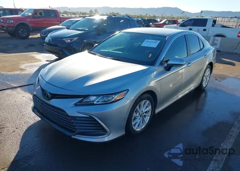 2024 Toyota Camry Le z USA, uszkodzony, nr VIN 4T1C11AK3RU253430